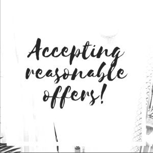 💛 Accepting reasonable offers 💛